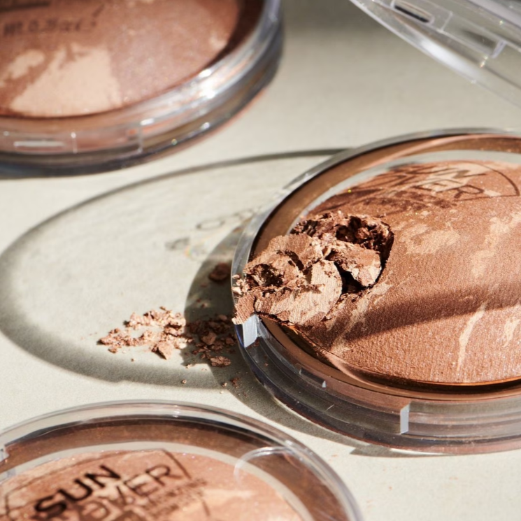 Sun Lover Glow Bronzing Powder
